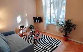 A+ Budapest Downtown Apartments Akacfa